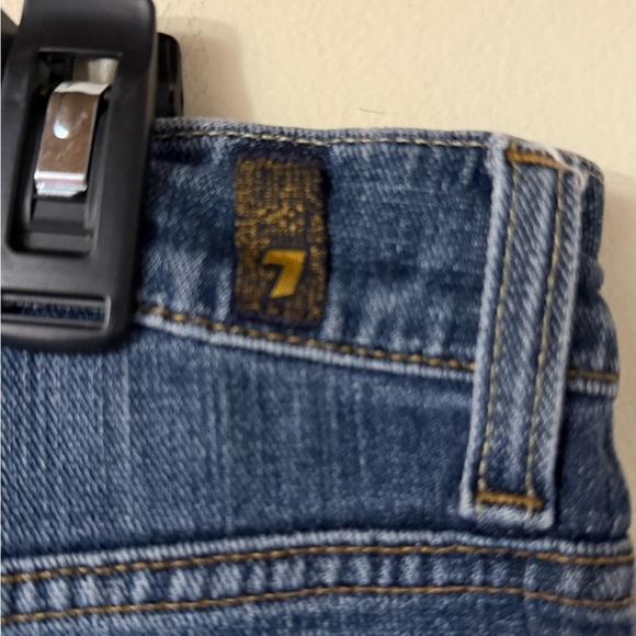 7 For All Mankind Standard Fit Medium Wash Denim, size 34 (men’s? Women’s?) - Picture 5 of 8